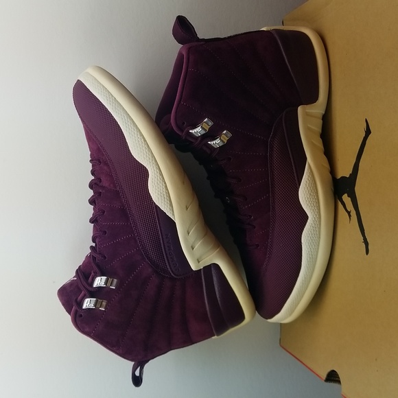 PER-OWNED WITH OG BOX!!! Air Jordan 12 Retro \